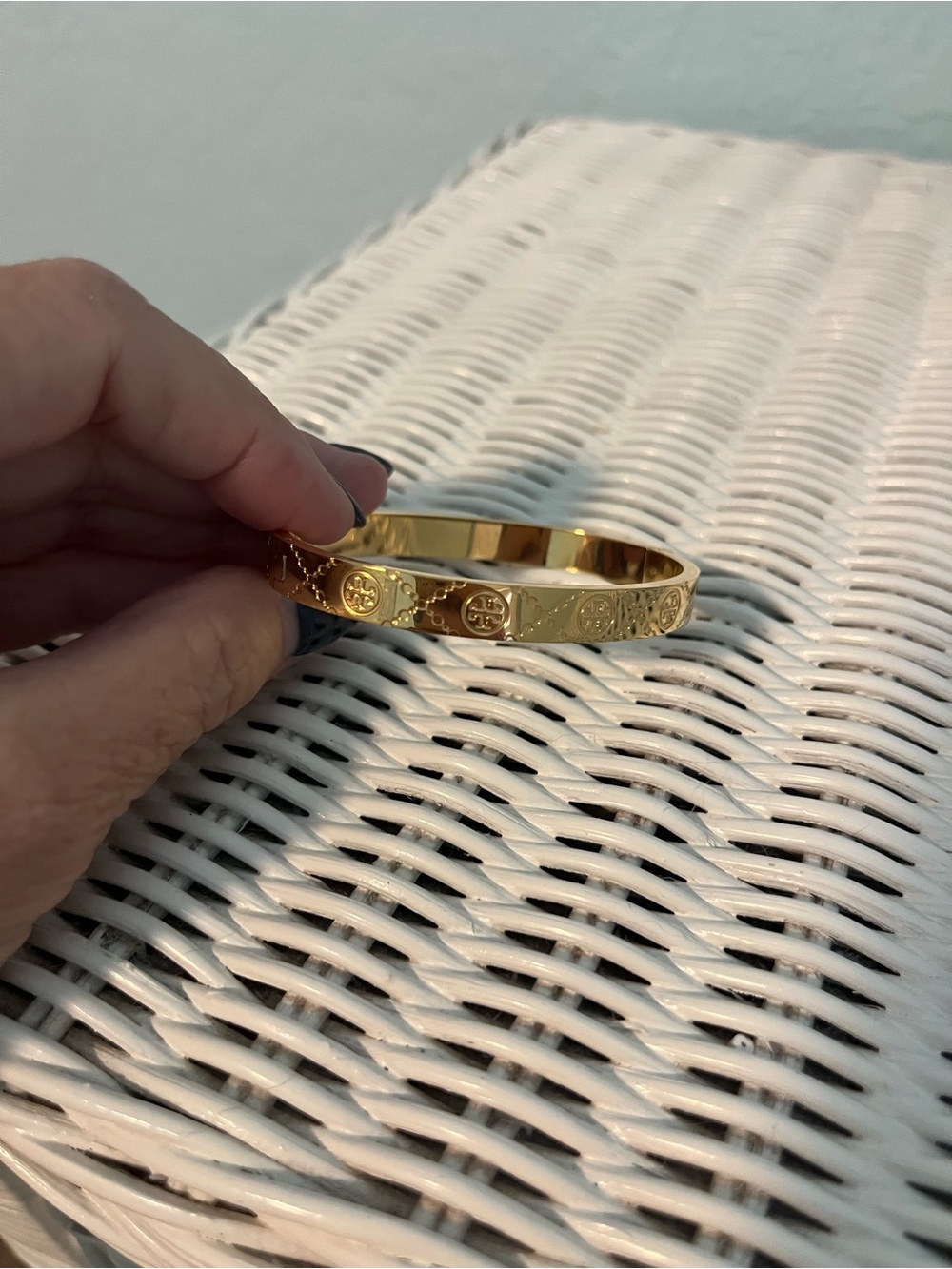 Tory Burch Icon T Monogram Hinge Gold Bracelet - Picture 6 of 9